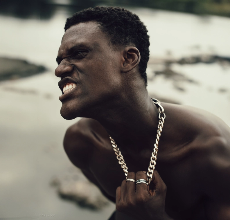 O M A N Y E ™ hero image