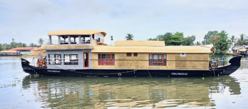 Boats N Beds hero image