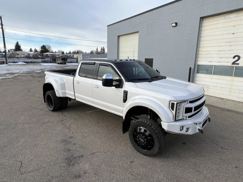 Tomahawk Custom Auto Detailing hero image